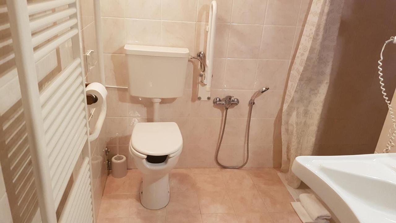 Comfort Dreibettzimmer mit Dusche
